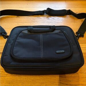 Black Targus Computer/Chromebook Bag